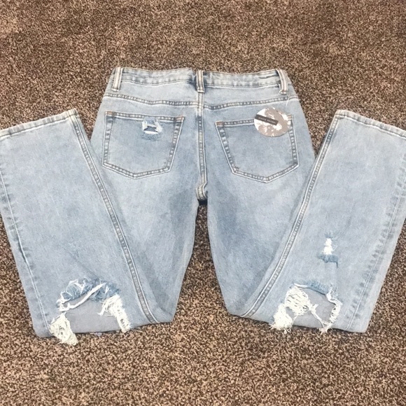 Stevie Hender High Waist Destroyed Jeans - Picture 8 of 8